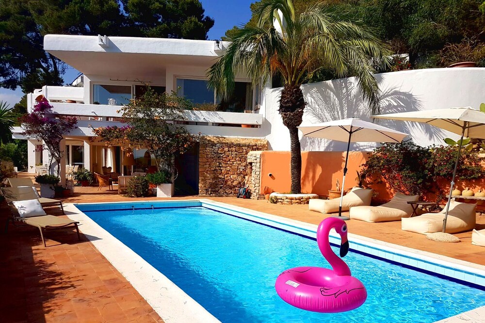 Fantastic view, great location, large very private villa