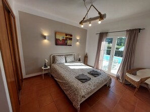 3 bedrooms, WiFi, bed sheets