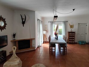 Dining - Dream villa with its own pool. How to vacation !!! (Vale da Thela / Aljezur)