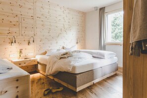 1 bedroom, in-room safe, WiFi, bed sheets