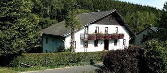 In a country house,  park, rural, in the mountains, idyllic loc., pets consid.