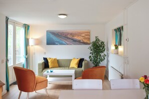 Télévision, lecteur de DVD, chaîne hi-fi