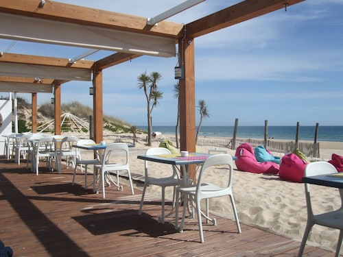 Pretty holiday home with pool and garden for the whole family from 2 to 8 pax