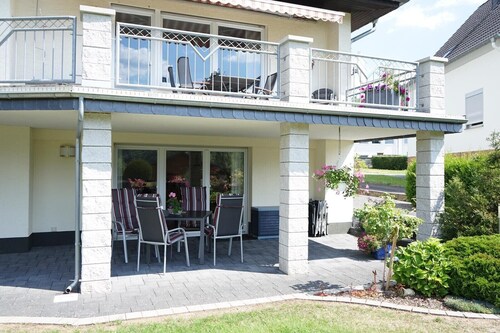 ****Komfort-Fewo Kleines Kylltal in Oberstadtfeld/Eifel, 30 qm große Südterrasse