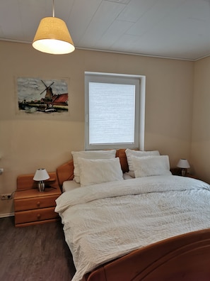 5 bedrooms, iron/ironing board, travel crib, free WiFi