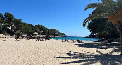 BEAUTIFUL DUPLEX PENTHOUSE WITH POOLS CLOSE TO HARBOR AND BEACHES