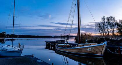 Pienellä Satama näkymä vedelle ja Bodden niityt, rakkaudella suunniteltu