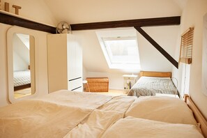 1 bedroom, iron/ironing board, travel cot, free WiFi