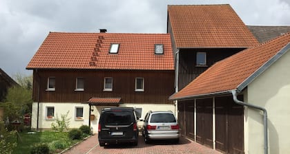 To Bayreuth only 9 km, family friendly, living area 220 m2, free parking, air conditioning, terrace