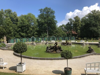 A Bayreuth a solo 9 km !! Tranquilo Wfl. 220 m2, jardín, estacionamiento gratuito, wifi gratis