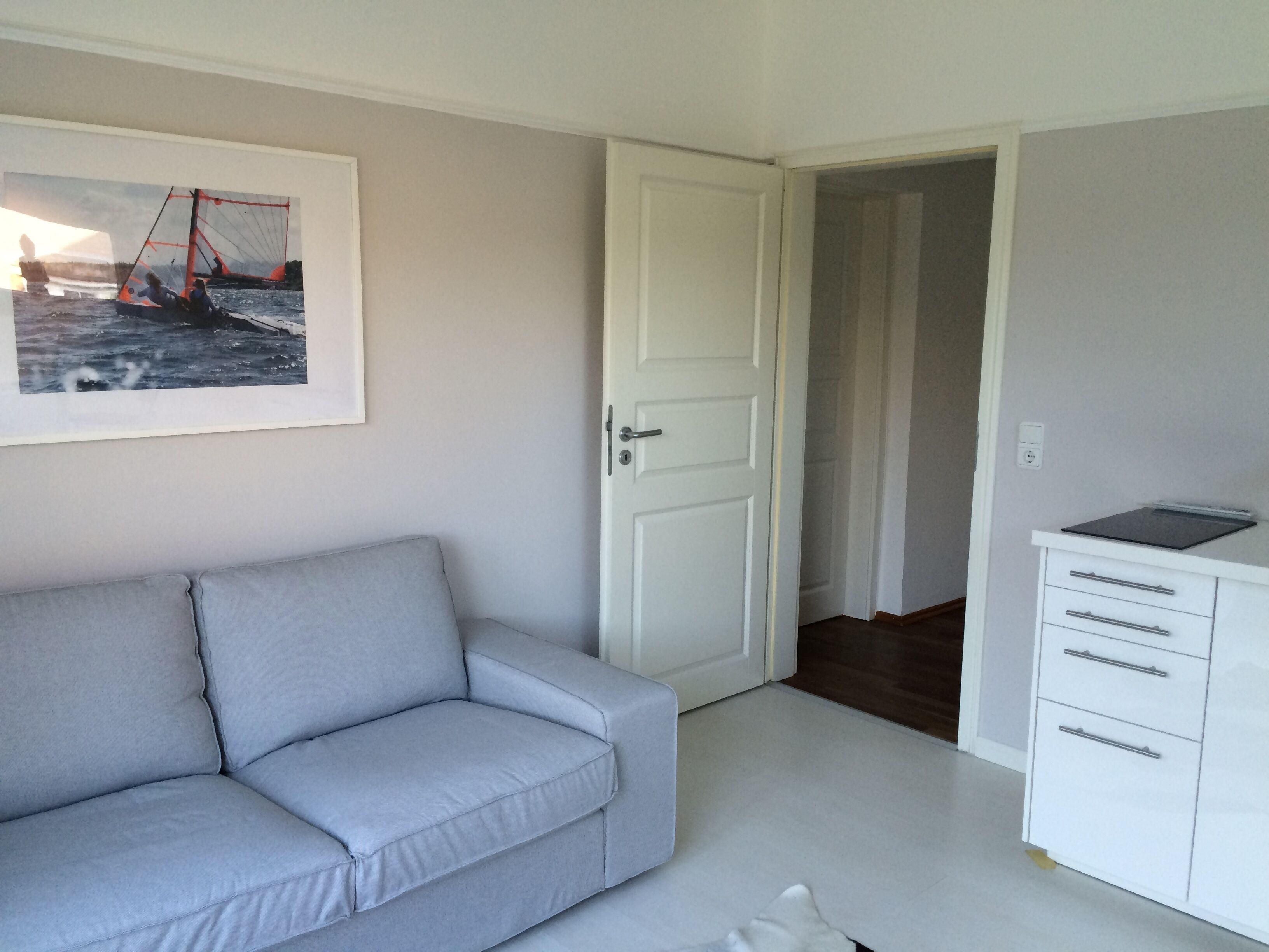 Modern apartment near the beach with a sunny terrace and garden 