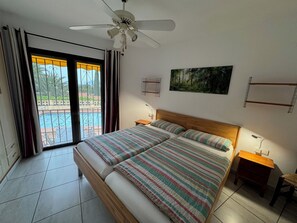 2 bedrooms, desk, iron/ironing board, travel cot - Lovely holiday home with a sun terrace, pool and own garden (Altea)