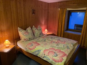 4 bedrooms, WiFi, bed sheets