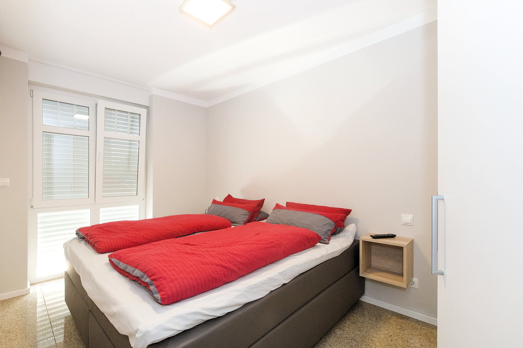 2 sovrum, värdeförvaringsskåp på rummet och strykjärn/strykbräda