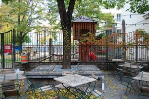 屋外ダイニングエリア