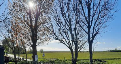 Holidays directly behind the dike in the apartment on the Ferienhof Kohn