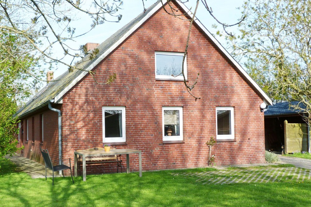 Holidays directly behind the dike in the apartment on the Ferienhof Kohn