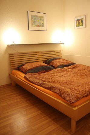 2 bedrooms, iron/ironing board, WiFi, wheelchair access
