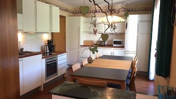Frigorífic, forn, placa de cuina i rentaplats