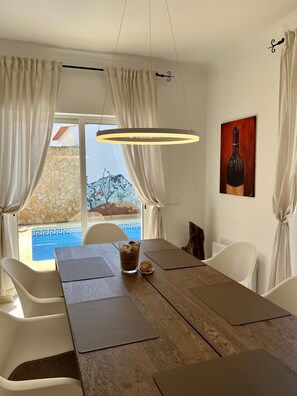 Dining - new holiday house with pool and exclusive furniture (Sagres)