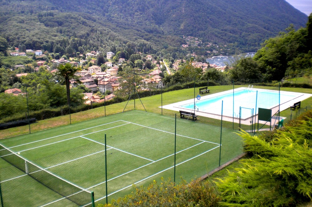 Seenahe, quiet 3-Zi.-Whg., Nice location with pool and tennispl. in Castelveccana