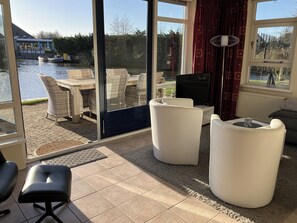 Smart TV, books - House on the Zuiderzee beach, vacation home right on the water with Wifi  (Medemblik)