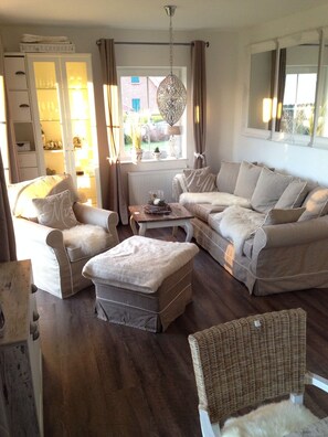 Televisor intel·ligent, videojocs, reproductor de DVD i llibres 