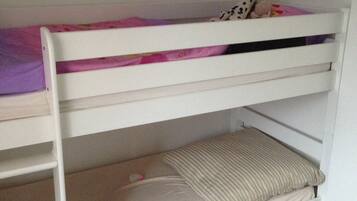 2 bedrooms, iron/ironing board, travel cot, WiFi