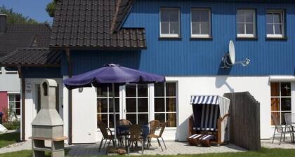 First-class semi-detached house (2009), around 90sqm, 200m from beach