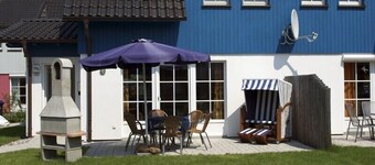 First-class semi-detached house (2009), around 90sqm, 200m from beach