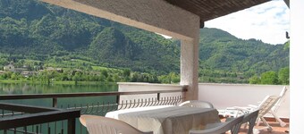 Direttamente sul lago