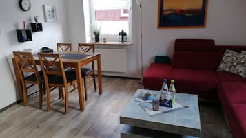 Smart-TV, DVD-Player, Bücher, Videothek