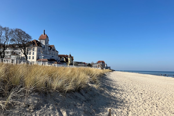 Beach nearby, beach towels
