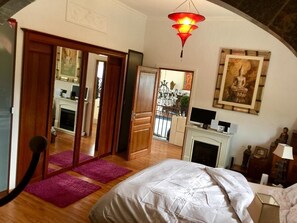 6 bedrooms