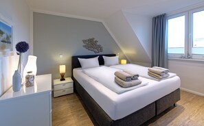 2 bedrooms, travel crib, free WiFi, bed sheets
