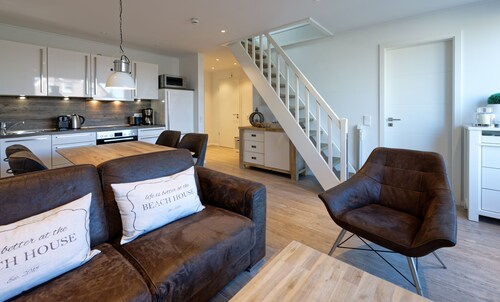 Child-friendly apartment with roof terrace, handcart & lots of toys