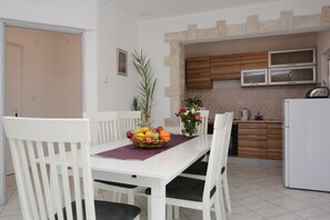 Dining - Country house with pool and garden (Cista Velika)