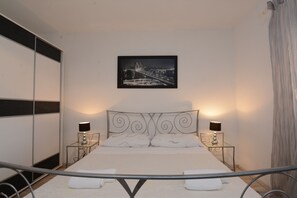 5 bedrooms, iron/ironing board, free WiFi, bed sheets - Country house with pool and garden (Cista Velika)