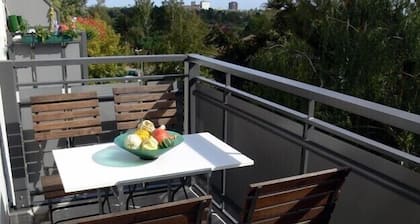 Central location, sunny, quiet, balcony, nearby Bus, S-railway station Friedenau