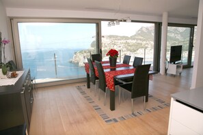 Dining - MODERN villa with pool and fantastic sea views.  (PUERTO DE SOLLER, MALLORCA)