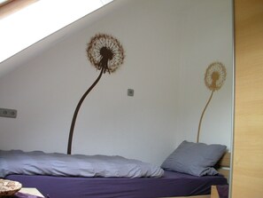 3 bedrooms, iron/ironing board, free WiFi, bed sheets