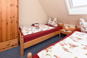2 bedrooms, WiFi, bed sheets