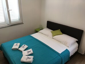 1 chambre, fer et planche à repasser, Wi-Fi, draps fournis