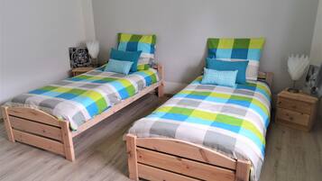2 Schlafzimmer, Bügeleisen/Bügelbrett, Reisekinderbett, WLAN