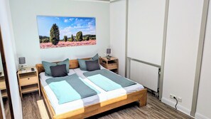 3 bedrooms, iron/ironing board, WiFi, bed sheets