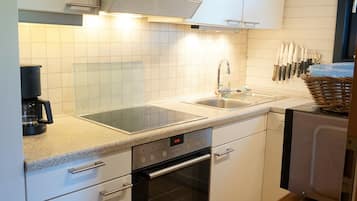 Frigorífic, microones, forn i placa de cuina