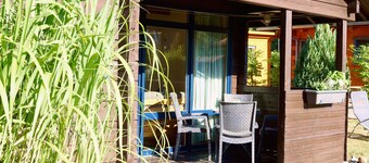 Log house with large garden - WiFi included - only 5 minutes to the beach