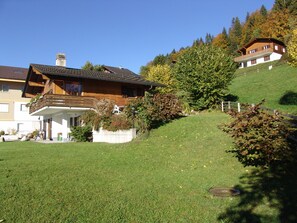 Exterior - 4-star vacation apartment with a spectacular view (Beatenberg)
