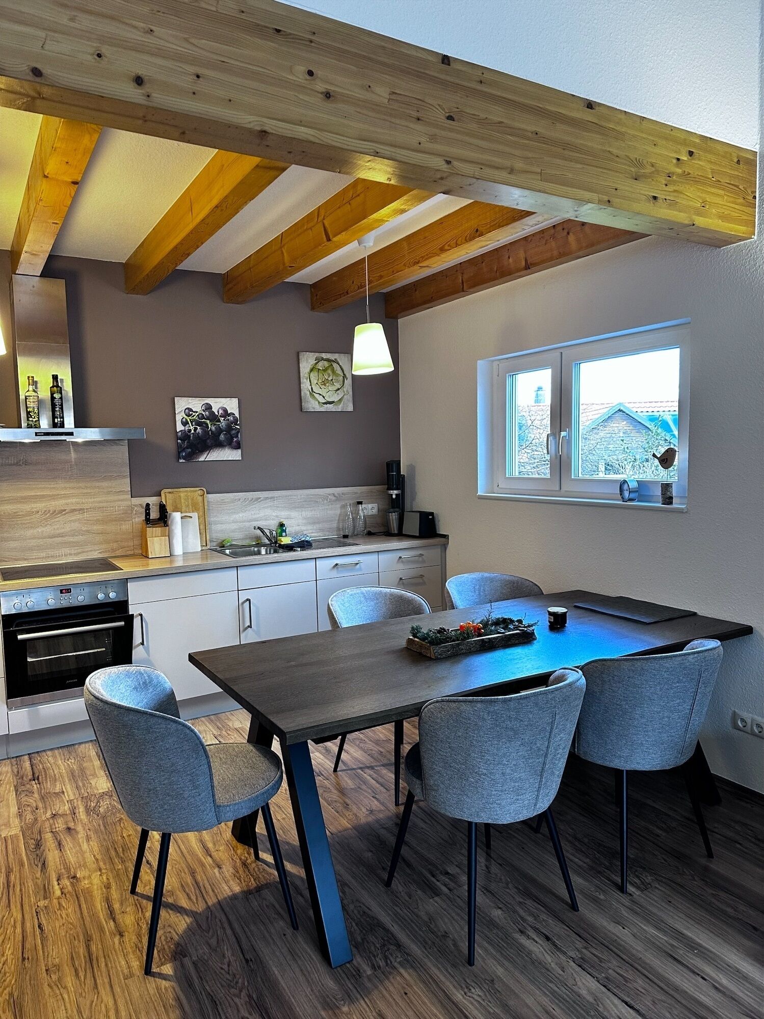 Frigorífic, microones, forn i placa de cuina 