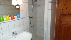 Bruser, håndklæder, Sæbe, Toiletpapir